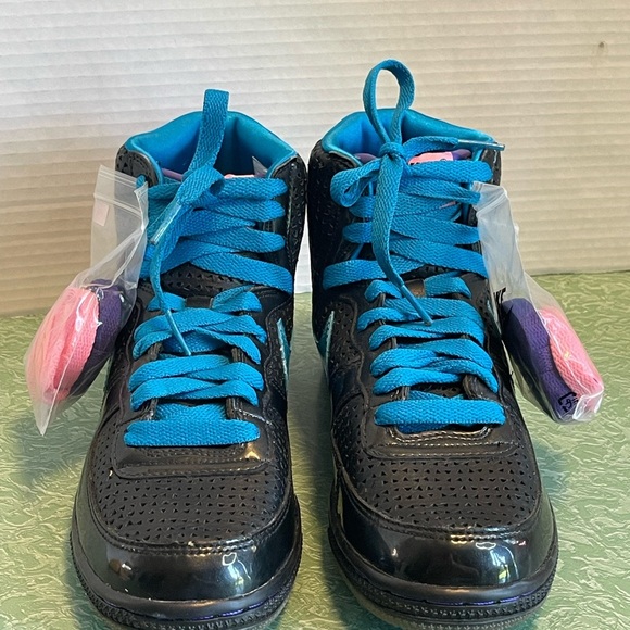 Nike women’s terminator premium high cut sneakers- new without box 24cm rare - Picture 2 of 11